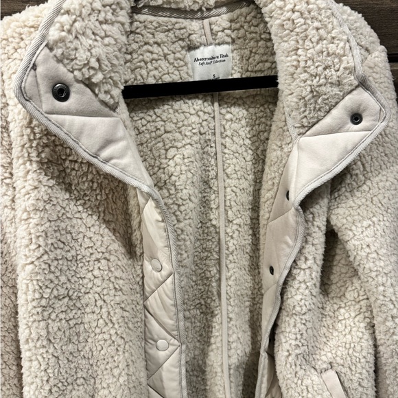 Abercombie Cream Teddy Sherpa Jacket - Picture 3 of 6